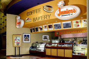 Juniors-Restaurant-Cheesecake2